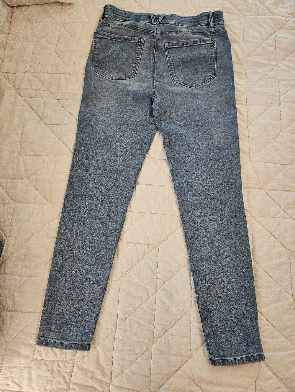 Curve Appeal Mid Rise Skinny w/ Comfort Waistband - Size 8/29 - Picture 2 of 9
